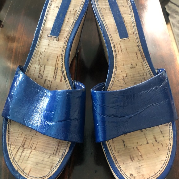 3/$25 BANDOLINO 8.5 Royal blue wedge sandals - Picture 3 of 11